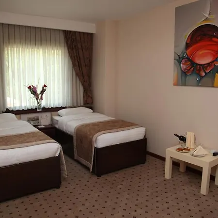 מלון Ipekyolu Park 4*